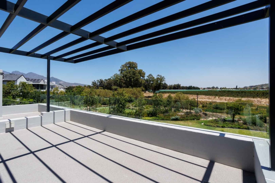 To Let 5 Bedroom Property for Rent in Val De Vie Estate Western Cape